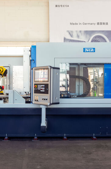 FORST-Sonderräummaschine mit automatischem Werkzeugwechsel