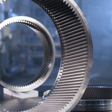 Diverse Werkstücke innen schrägverzahnt